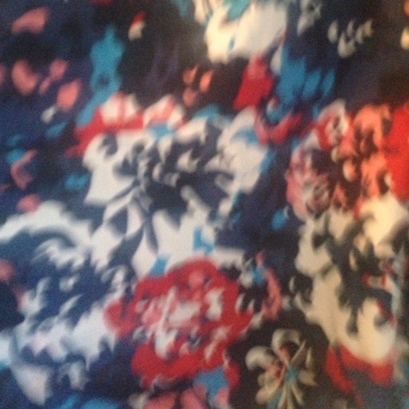 Ann Taylor blouse, small petite. - Picture 2 of 4