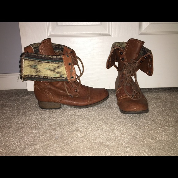 Tribal combat boots - Picture 3 of 3