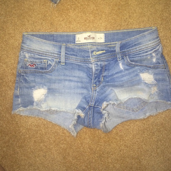 Hollister shorts !