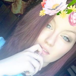 Meet your Posher, Kayla