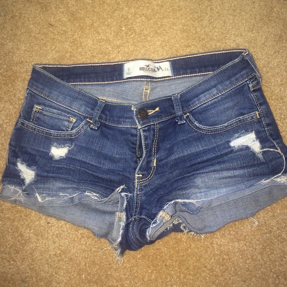 Hollister shorts !