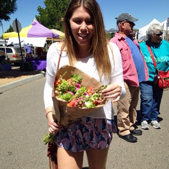 Meet your Posher, Lauren - Picture 1 of 1