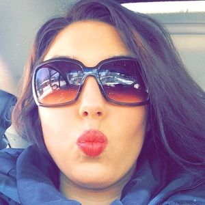 Meet your Posher, Jillian