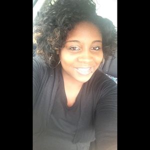 Meet your Posher, Whitney