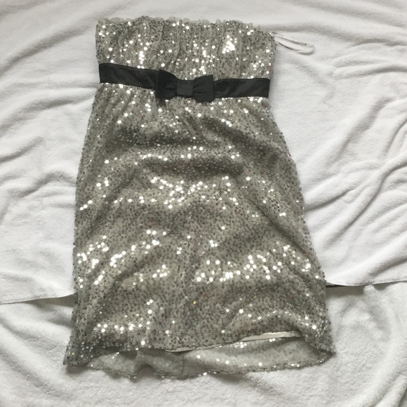 Strapless sequins dress