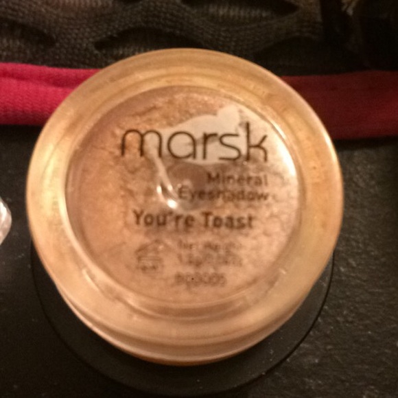 Highlighters/ eyeshadows - Picture 3 of 3