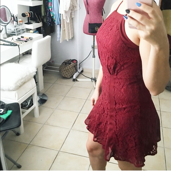 BURGUNDY DRESS - Picture 4 of 4