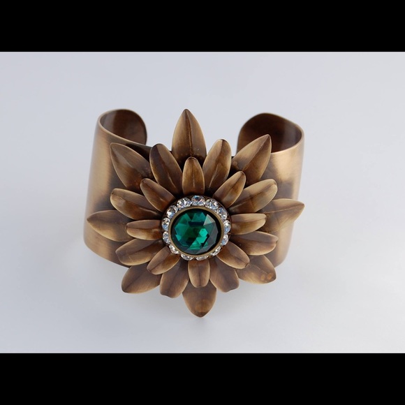 Starburst Large Cuff w Vintage Swarovski Center - Picture 1 of 1