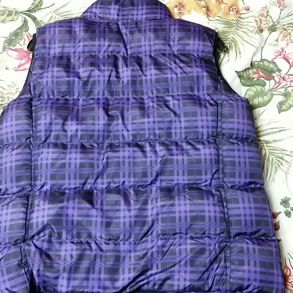 Vest - Picture 2 of 4