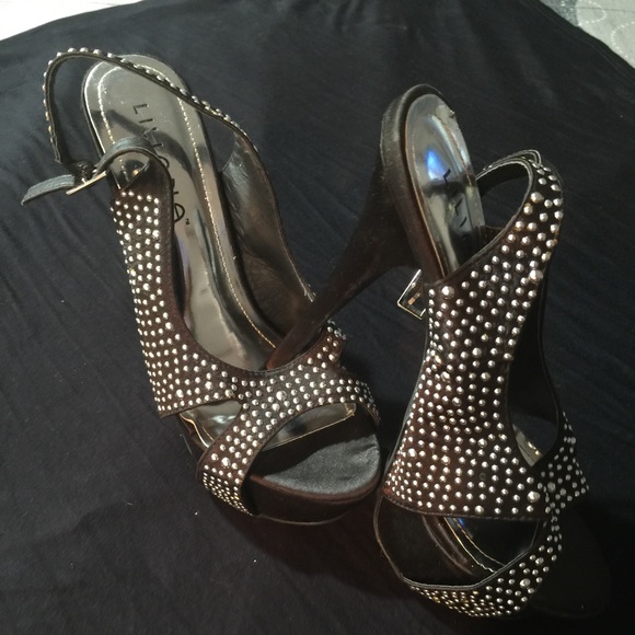 Shoes - Picture 2 of 3