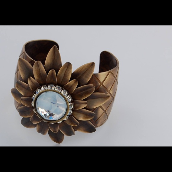 Large Starburst Cuff w/ Vintage Swarovski Center - Picture 1 of 2