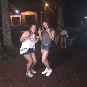 Meet your Posher, Peri