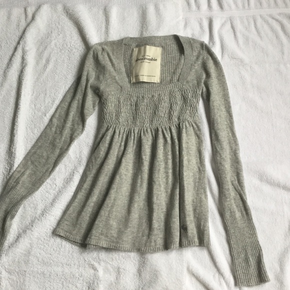 ABERCROMBIE SWEATER