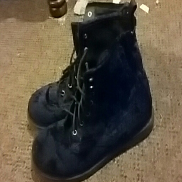 Blue suedelookin shoes only worn twice