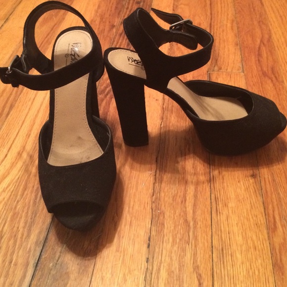 black chunky heels - Picture 3 of 3