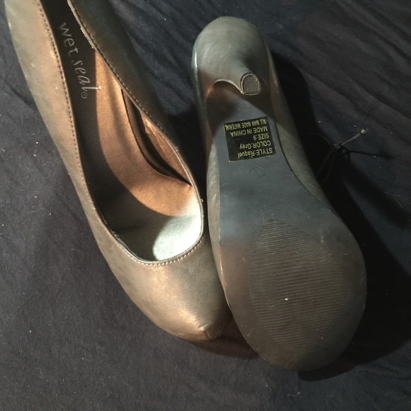 Shoes - Picture 4 of 4