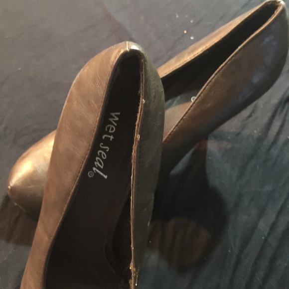 Shoes - Picture 4 of 4