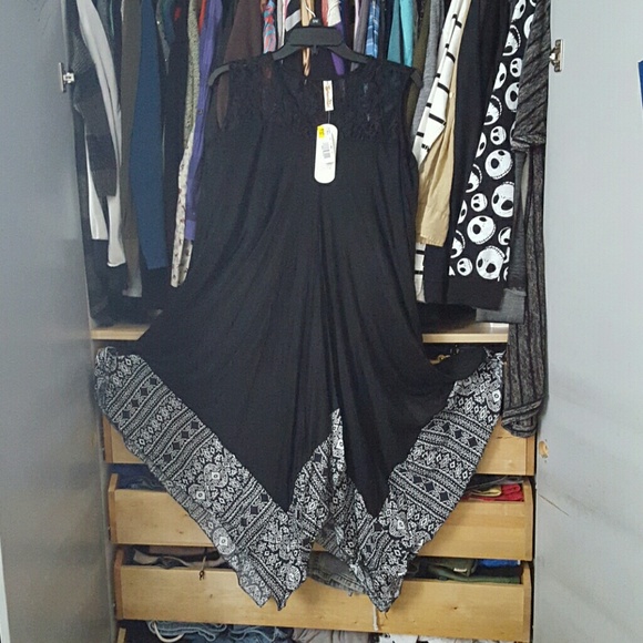 Brand new asymmetrical lace dress - Picture 2 of 3