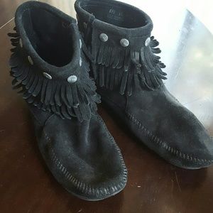 Re-poshing Minnetonkas fringe ankle boots