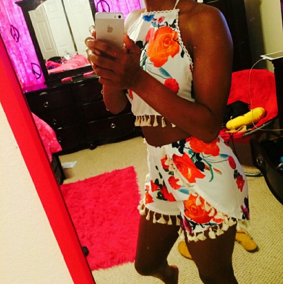 Crop top with matching shorts !