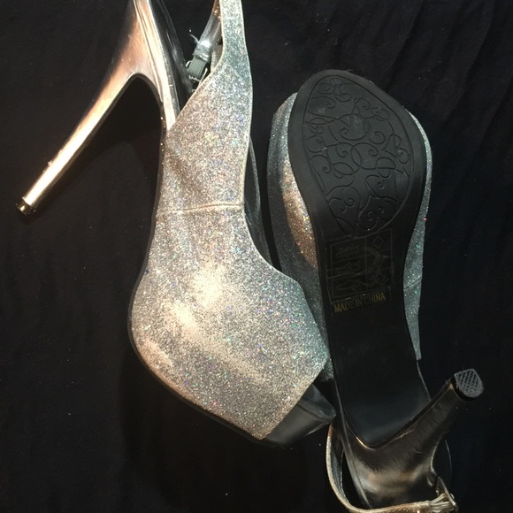 Shoes - Picture 3 of 4