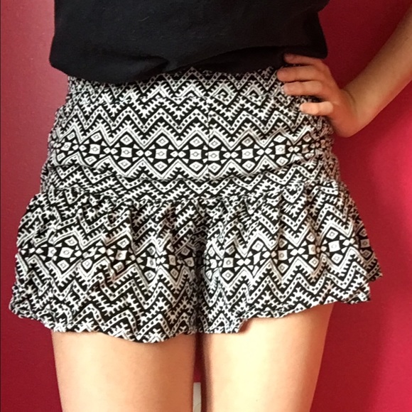 Aztec print shorts - Picture 2 of 3