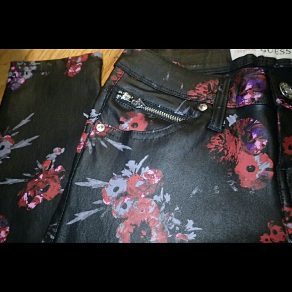 Guess Floral Coated Jeans Size 24 - NWT - Picture 3 of 4