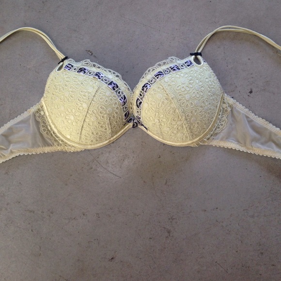 Victoria's Secret sexy little bra