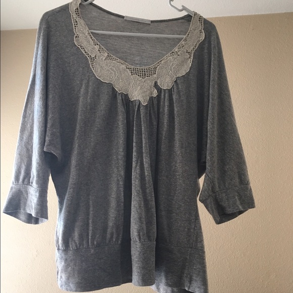 Grey 3/4 sleeve shirt