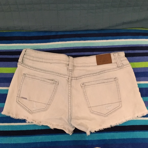 Classic Ripped Jeans - Picture 2 of 3