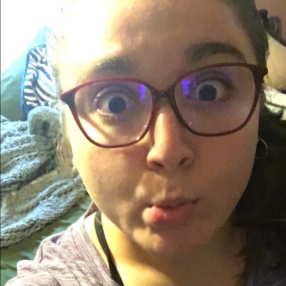 Meet your Posher, Maggie - Picture 2 of 4