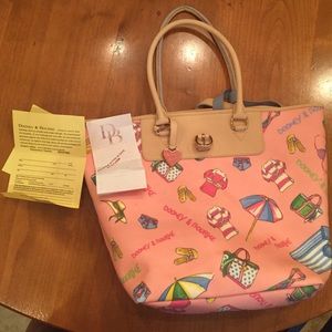 Dooney and Bourke beach printed bag