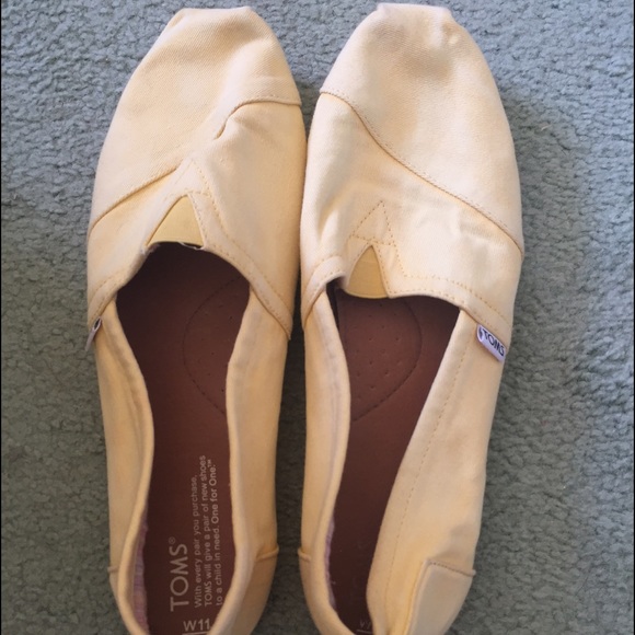 Yellow Toms size 11, only worn once