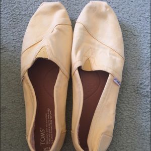 Yellow Toms size 11, only worn once