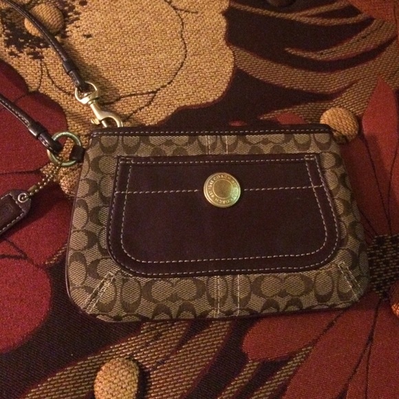 Coach wristlet - Picture 1 of 3