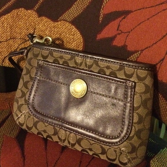 Coach wristlet - Picture 2 of 3