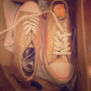 American eagle rose gold converse!