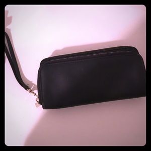 Black Merona Wallet/Wristlet😍💗