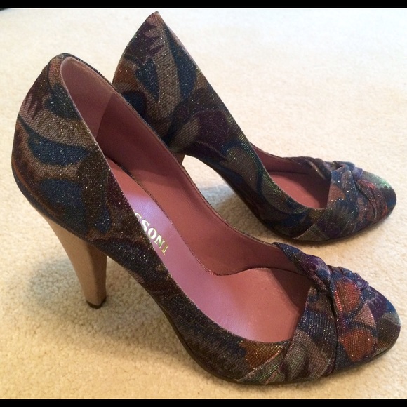⭐️SOLD⭐️NWOT Missoni Suede Heels - Picture 2 of 4