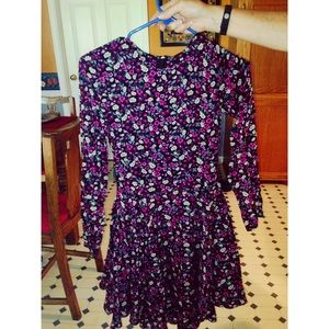 Floral dress with tags! Cute, fitted around waist