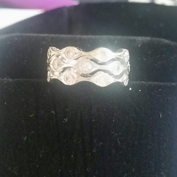 Diamond ring - Picture 2 of 2