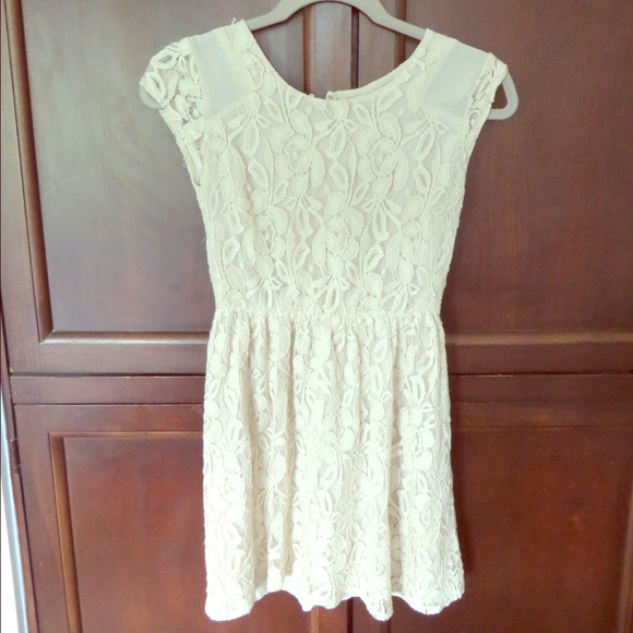 Cream Lace Dress - Urban Outfitters