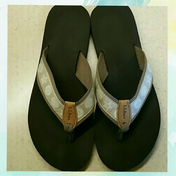 L.L. Bean flip flops NWOT
