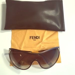 Beautiful excellent condition fendi sunglasses