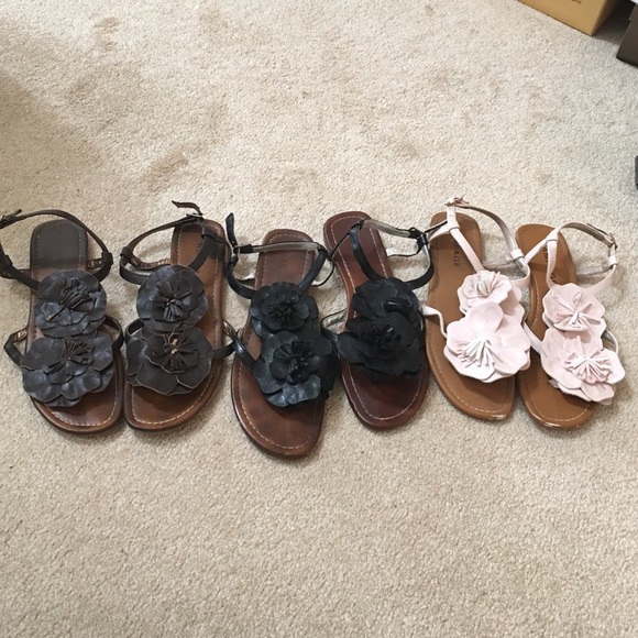 All 3 pairs of sandals $25 😱