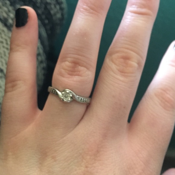 Kay jewelers promise ring - Picture 2 of 4