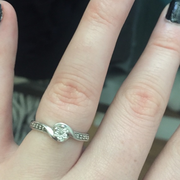 Kay jewelers promise ring - Picture 4 of 4