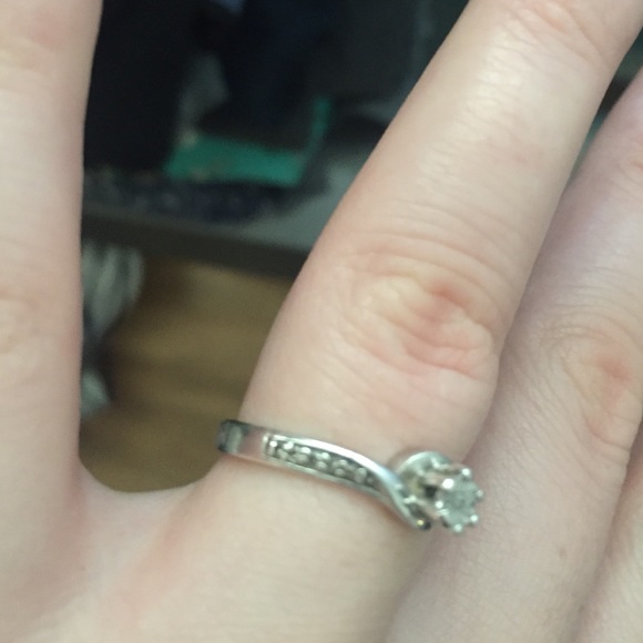 Kay jewelers promise ring - Picture 3 of 4