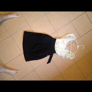 Forever21 dress with pockets and tie in the back