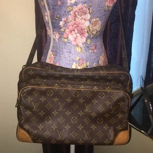 Louis Vuitton Nile Messenger